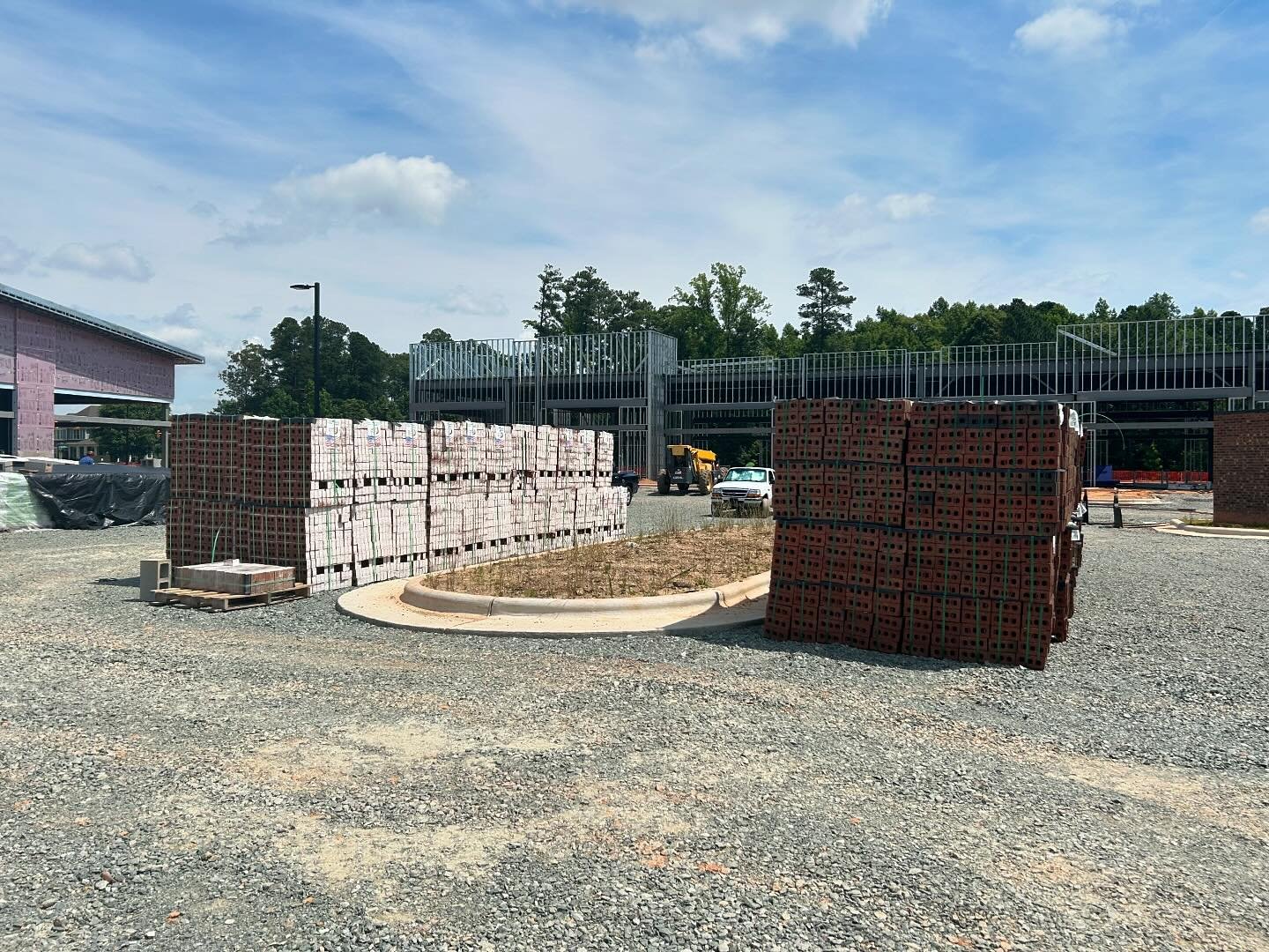A huge delivery of bricks arrived earlier this week for the facade of Building A. We&rsquo;re excited to see the transformation as the bricks go up! 
.
.
#oakviewcommons #oakviewcommonsnc #realestatedevelopment #shoplocal #eatlocal #hollysprings #hol