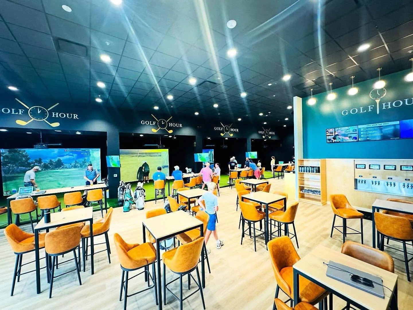 We have another tenant opening! Visit @golfhour_hollyspringsnc this weekend!
.
.
Soft opening continues 12-5 pm all this week &amp; through the weekend! We&rsquo;d love to have you here&hellip;
#oakviewcommonsnc #indoorgolf #softopening #hollysprings