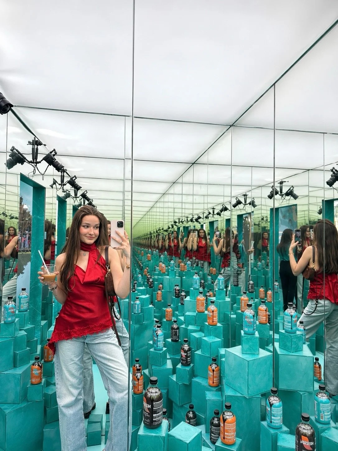 Soir&eacute;e @nescafe ☕️ Au programme ? D&eacute;couverte de la r&eacute;volution Nescaf&eacute; Espresso Concentrate en avant-premi&egrave;re, showcase priv&eacute; de @styleto , DJ set La Folie Douce, mocktails, cr&eacute;ations glac&eacute;es et 