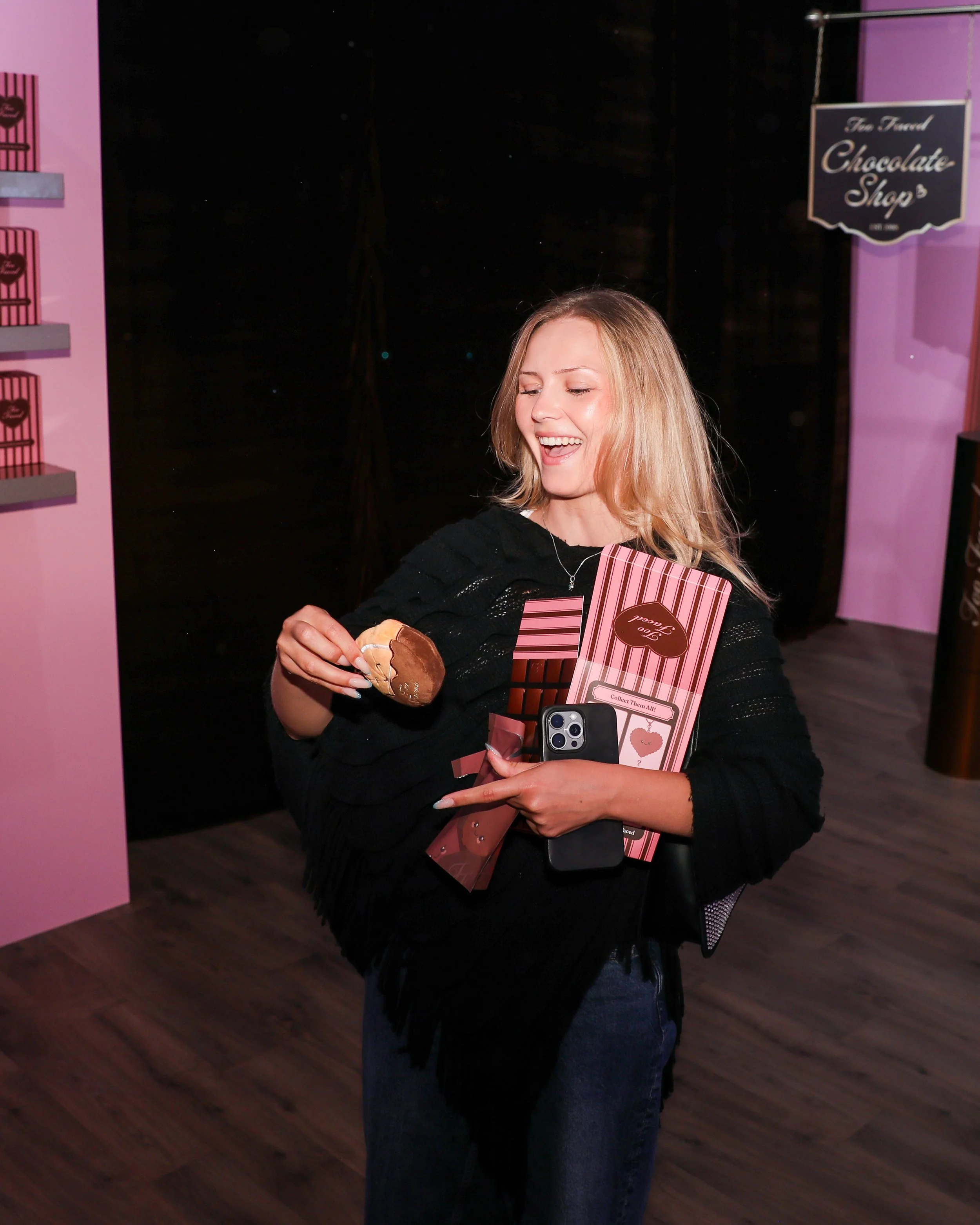 CHOCOLATE SHOP POP-UP BY @toofaced 🍫