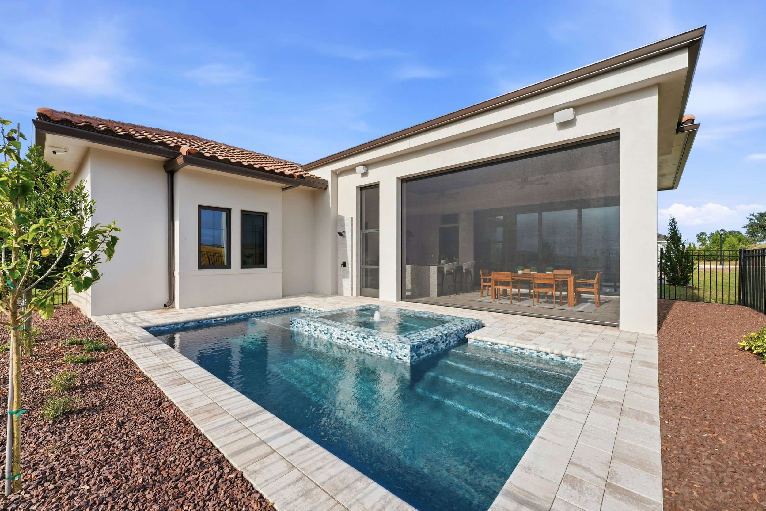 039_16001 Volterra Point_by_meetjrp.jpg