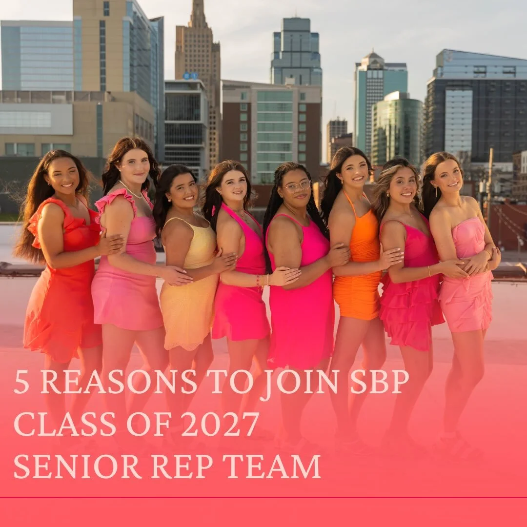 If getting to have rad photos taken wasn&rsquo;t enough to join the Senior Rep Program! Here are my top 5 favorite things about the senior rep program!! 

✨You get priority booking on my calendar! As soon as you have been accepted and everything is a