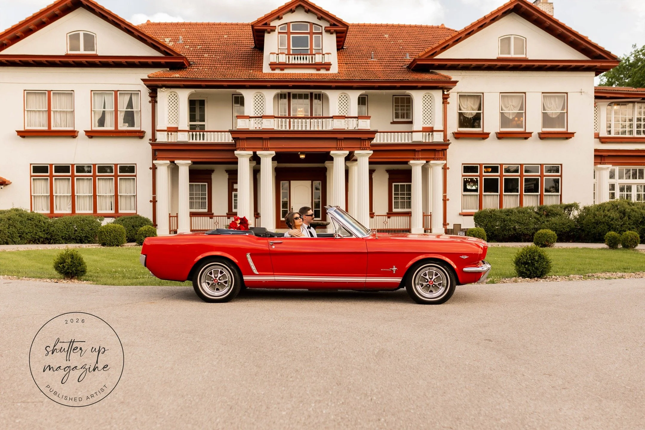 Took on a little side quest and got published in a small photography magazine! 🎉

Venue @Thehistoriclongview
Host &amp; Planning @Visualsbytania
Photographer @shelbybiggsphoto
Assistant @_.samanthamiller
Dress @stephsbridalkc
Tux @jimsformalwear
Flo
