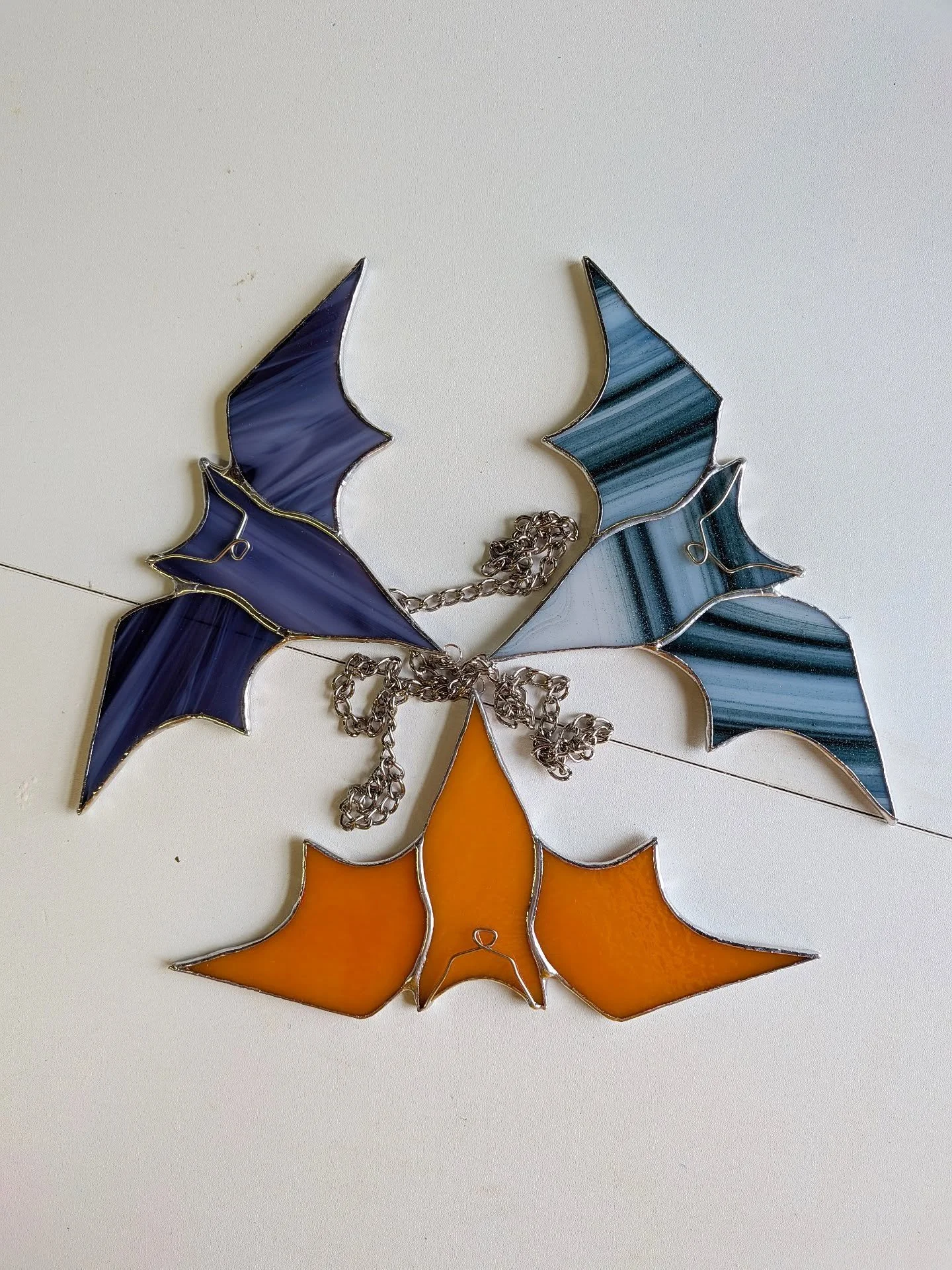 Friggin' bats!

These cuties are fluttering to Clark County Event Center with me this whole weekend 🖤

#spookybutcute #stainedglass #stainedglassartist