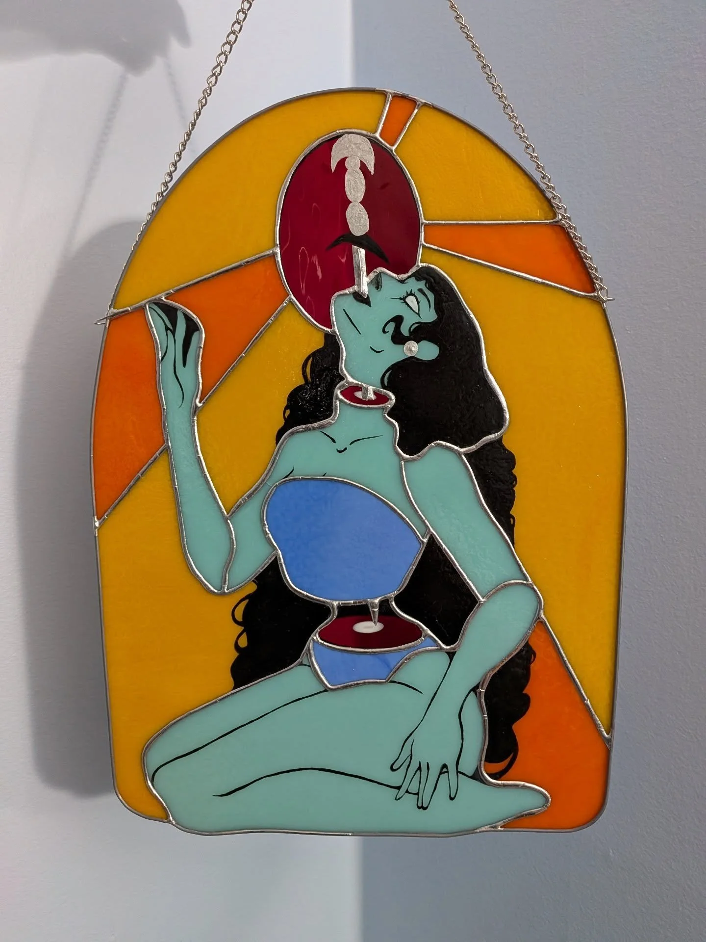 The Sword Swallower 🗡️

#stainedglass #stainedglassartist #spookybutcute