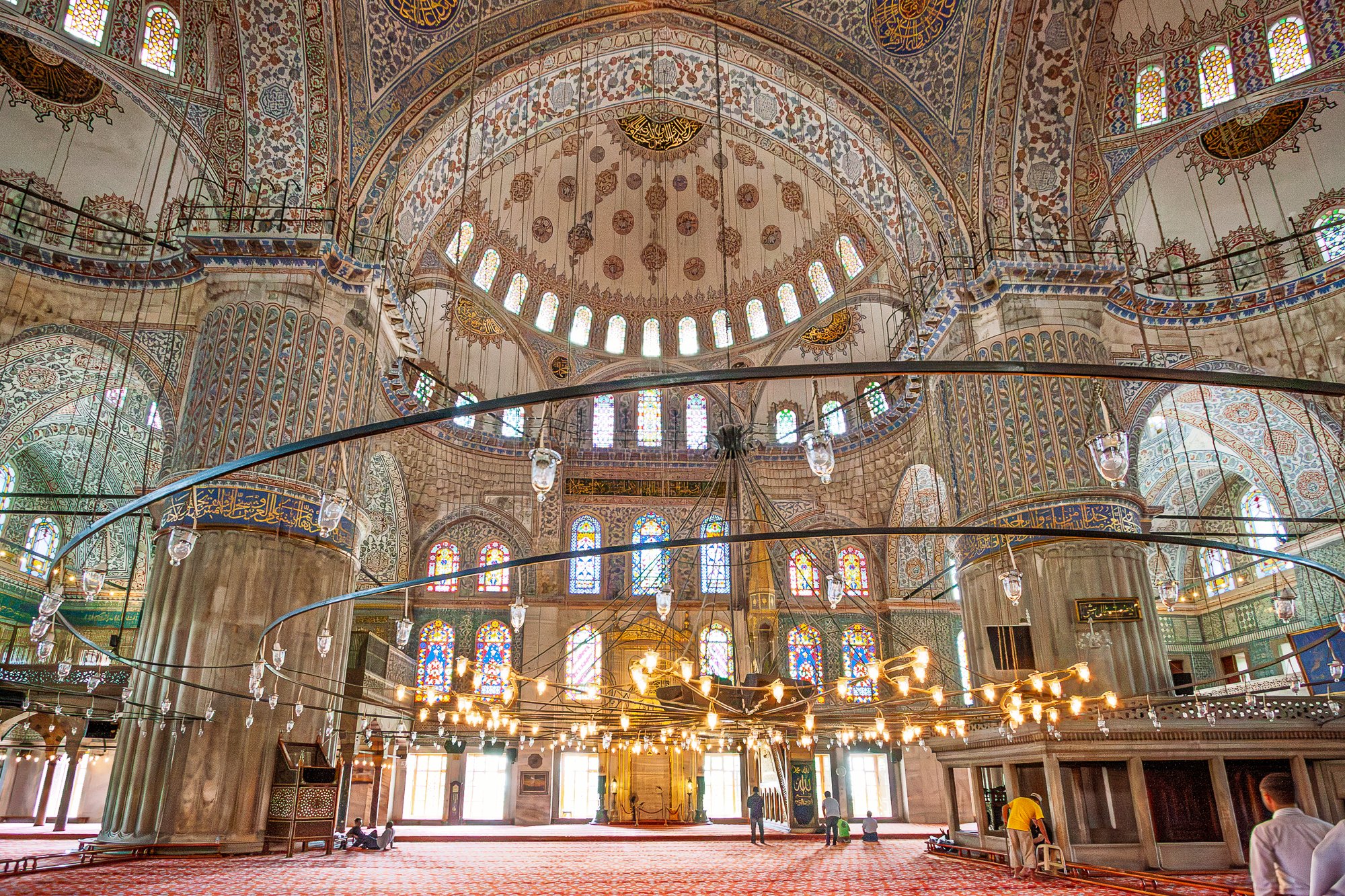 Blue Mosque interior dome with chandelier and İznik tiles