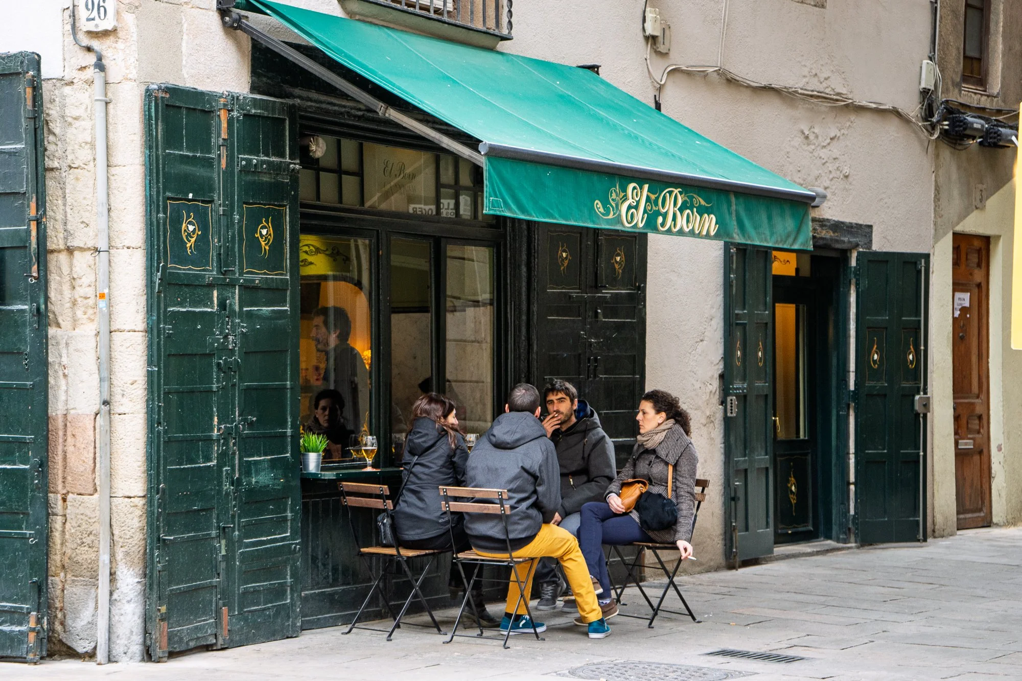 El Born, Barcelona: Terraces, Artisans and Street Art