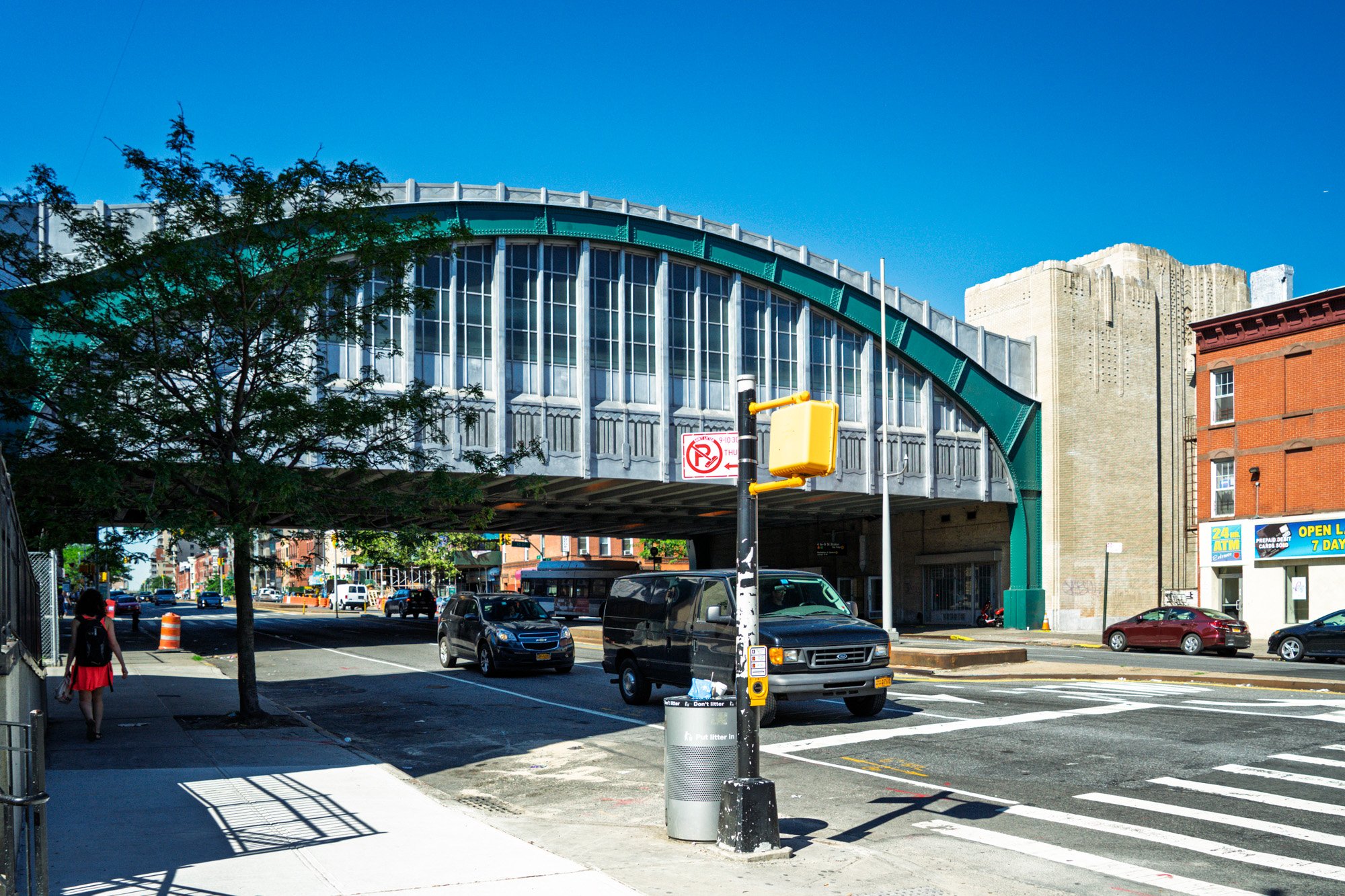 Broadway Junction elevated subway station arch and green metalwork, Brooklyn — Sony a7II