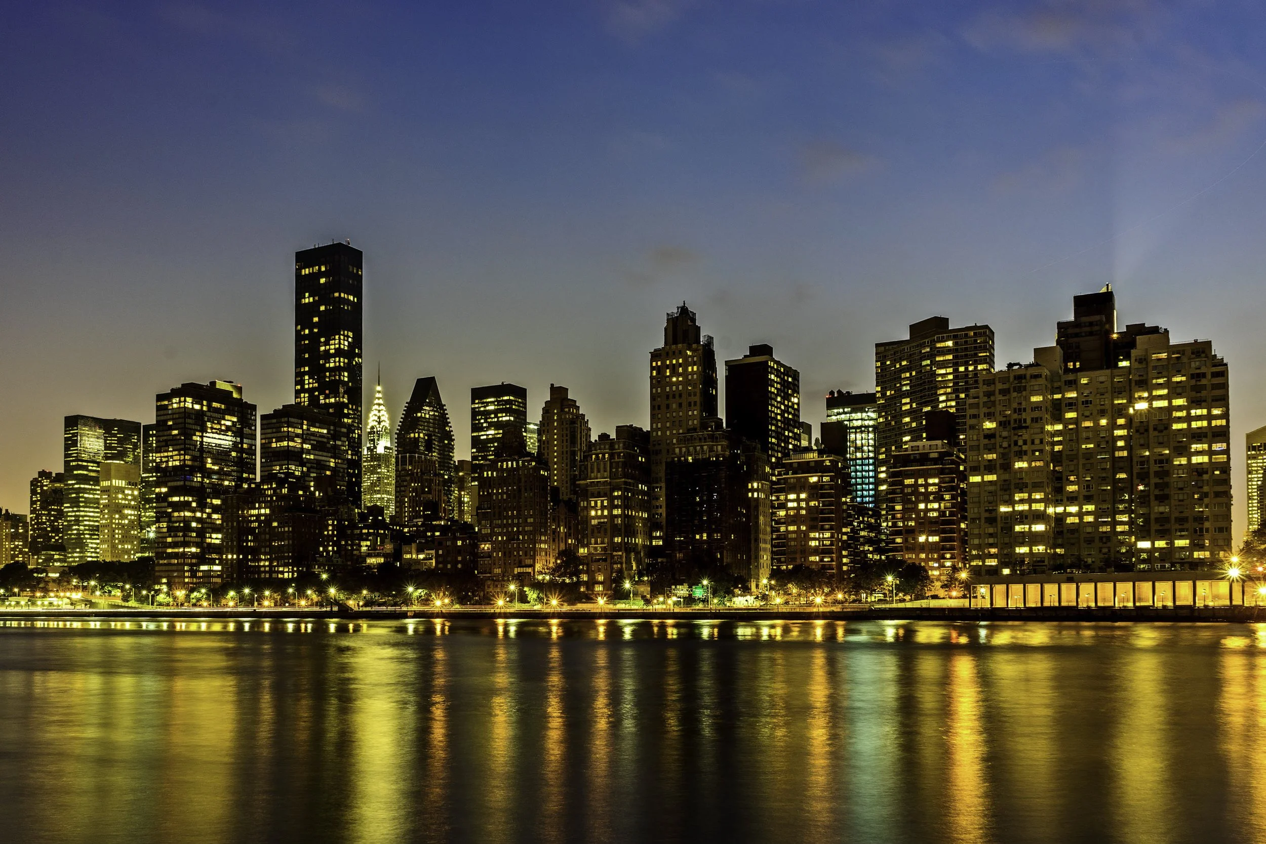MANHATTAN from Rooselvet Island