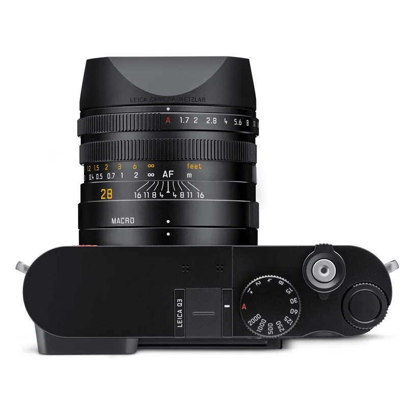Leica Q3 black, side profile view – bCLPhoto