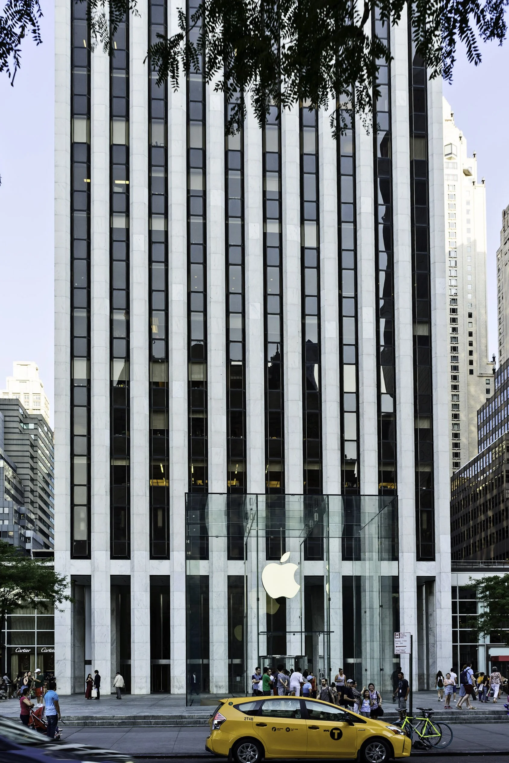 NEW YORK Apple store 5th Avenue