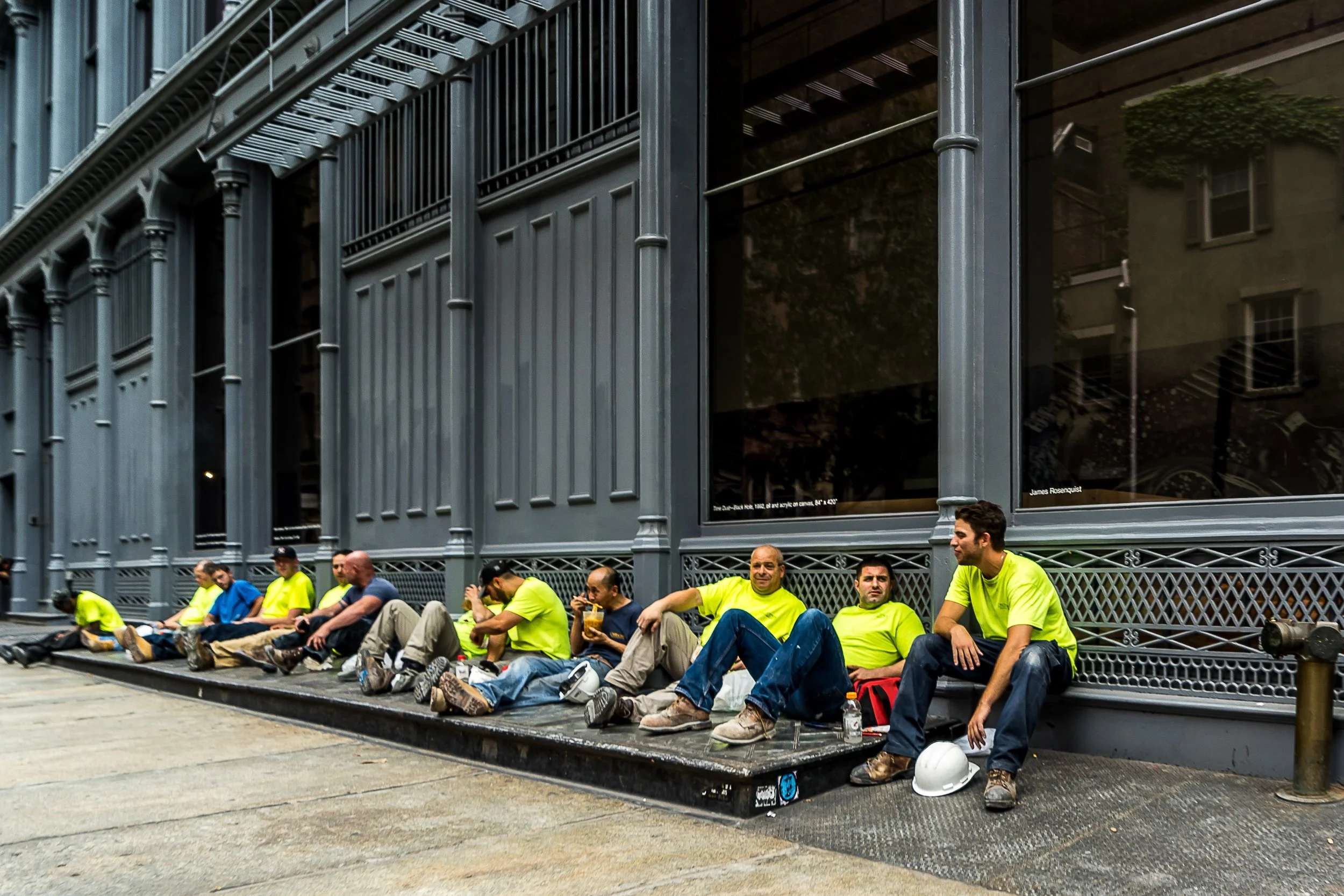 Candid street scene in New York – street photography – bCLPhoto