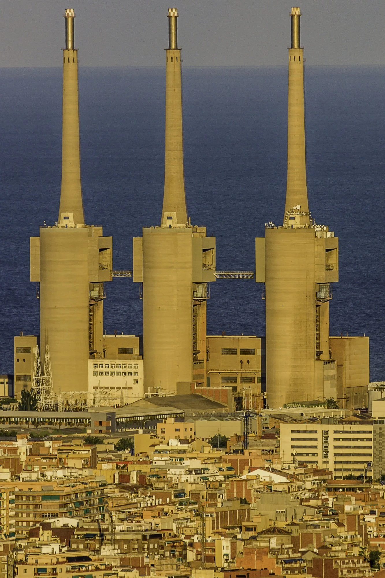 BARCELONA the three chimneys