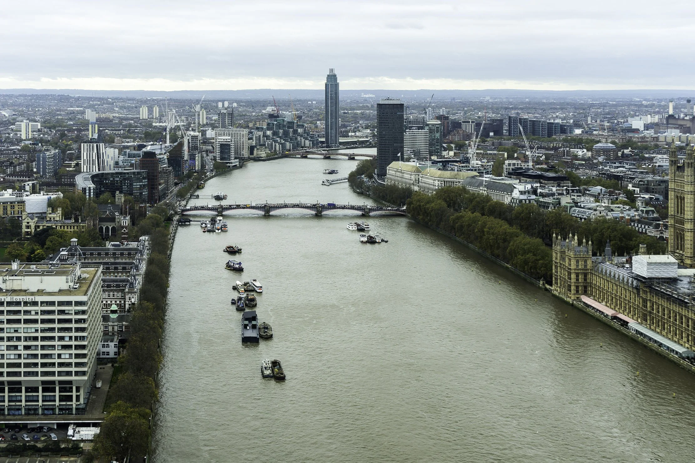 The River Thames at night, London – urban architecture – bCLPhoto