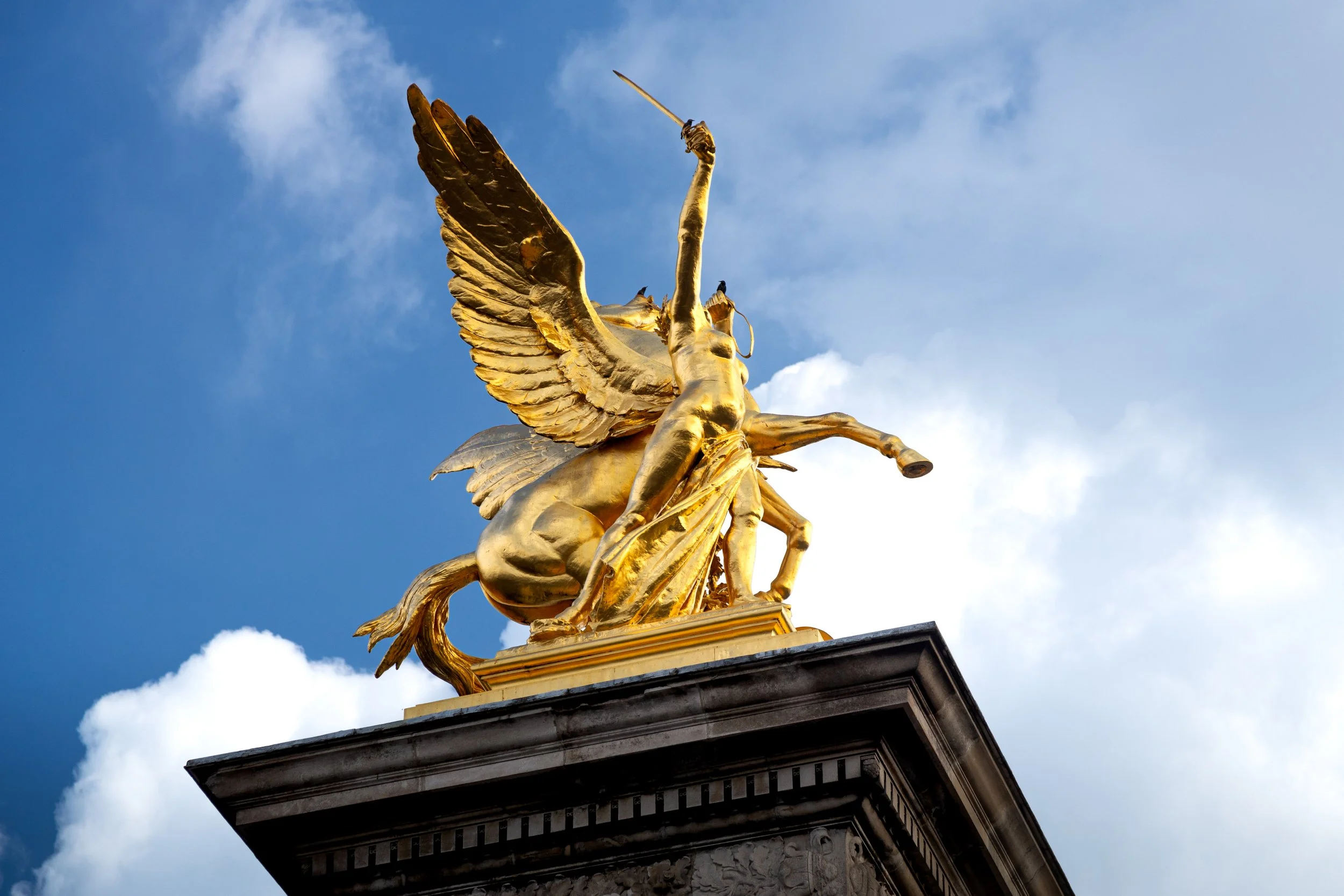 "Fame in Combat", Alexandre III bridge, Paris.