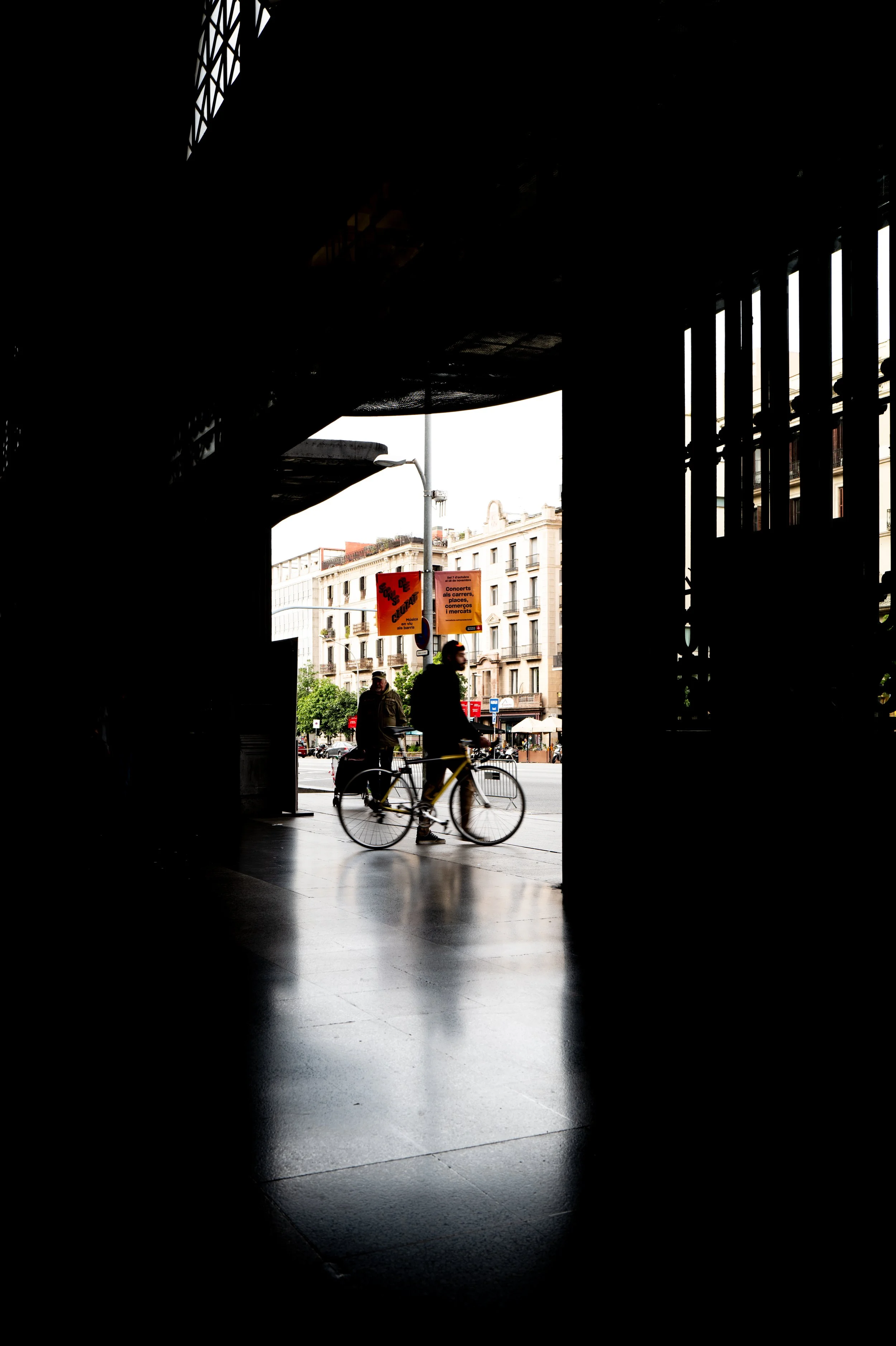 France station in Barcelona, Street photography  in Barcelona – bCLPhoto