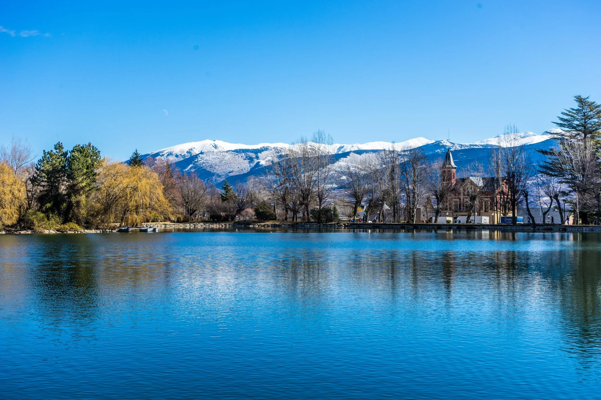 Puigcerdà Lake in winter, Cerdanya, Catalonia – bCLPhoto