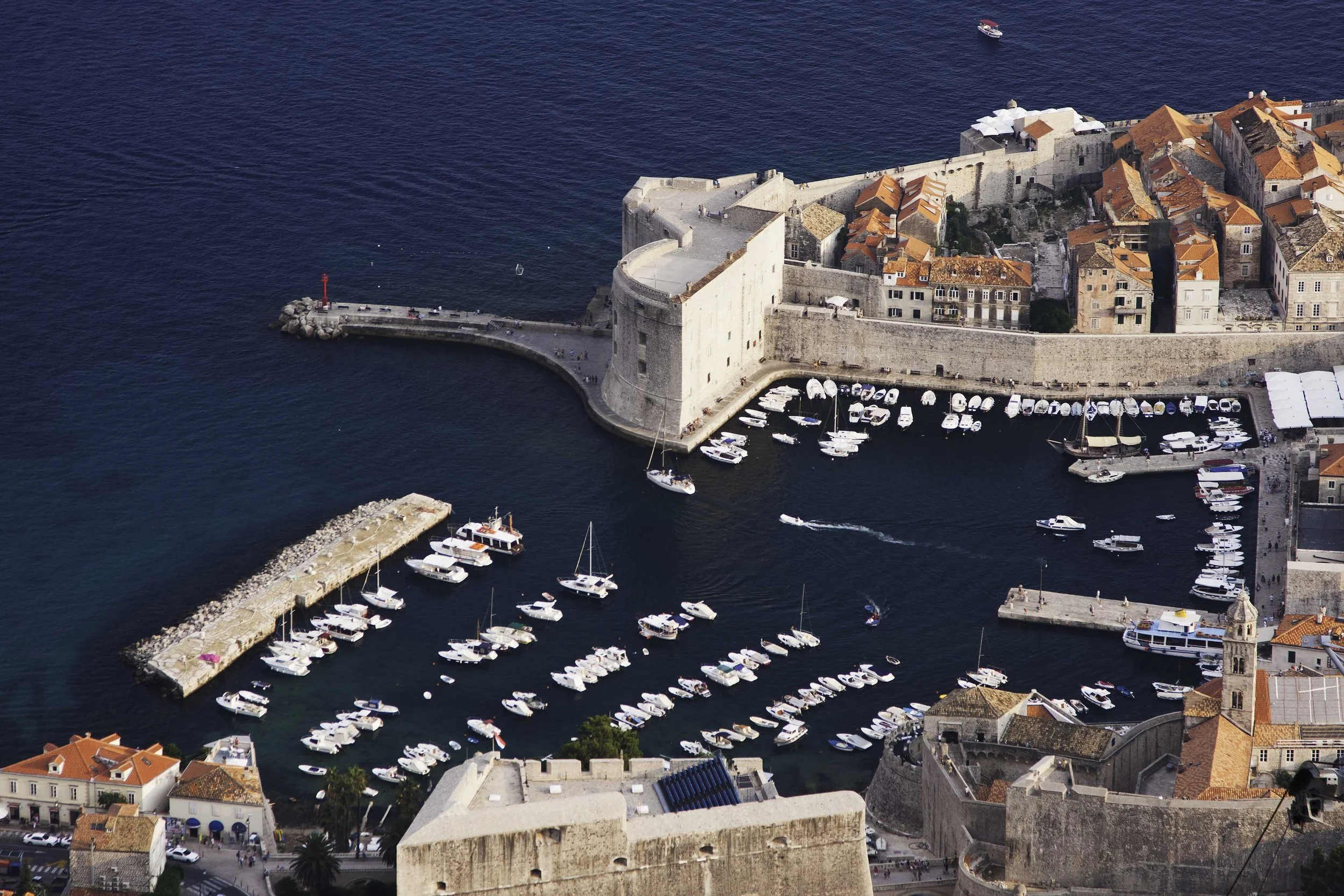 Dubrovnik cityscape, Croatia – urban architecture – bCLPhoto