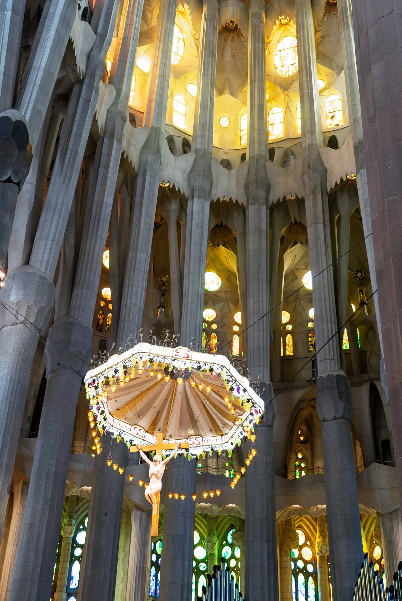 Baldachin canopy and crucifix hanging above the altar, Sagrada Família — bCLPhoto