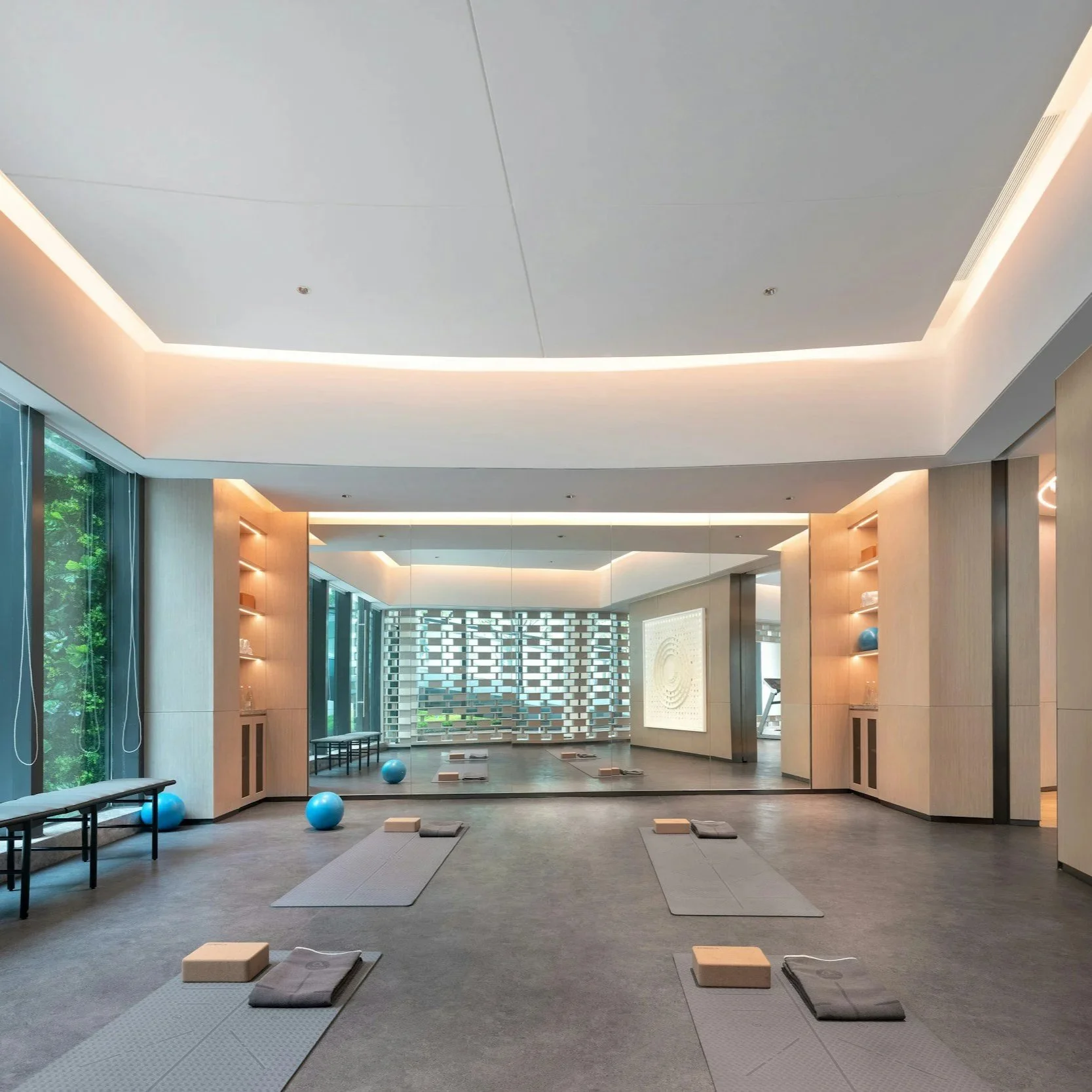 Large-format Mirrors that Brighten Hallways and Living Rooms