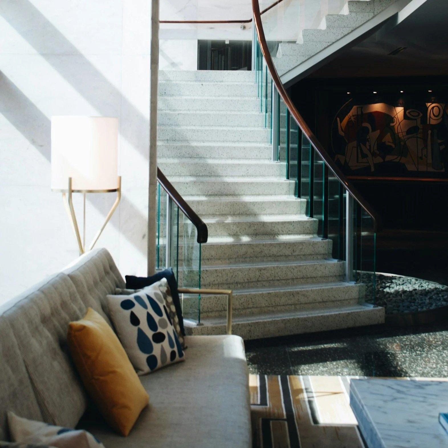 How to Tell If a Glass Railing Is Properly Installed