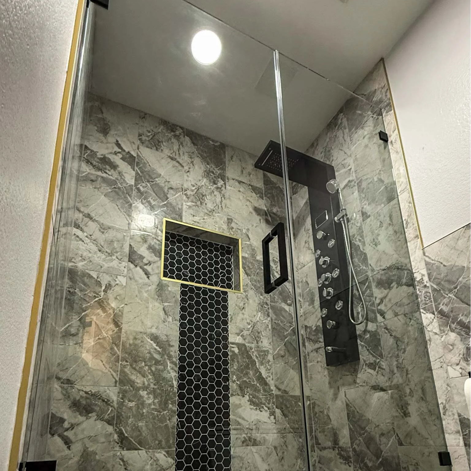 Frameless vs Semi-Frameless Shower Doors: Cost &amp; Key Differences