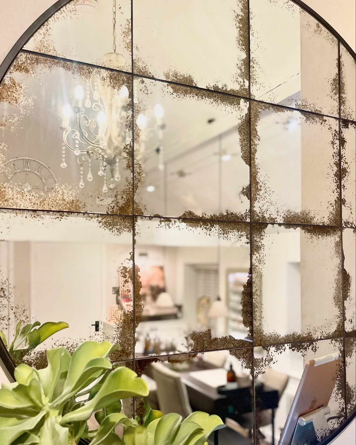 📣 Attention, lovely clients! 📣 Just a heads up, Beauty Barn Clinic will be closed tomorrow - Monday, May 6th, for the bank holiday. We&rsquo;ll be taking a little break to spend time with loved ones and wish you all a great bank holiday Monday . Do