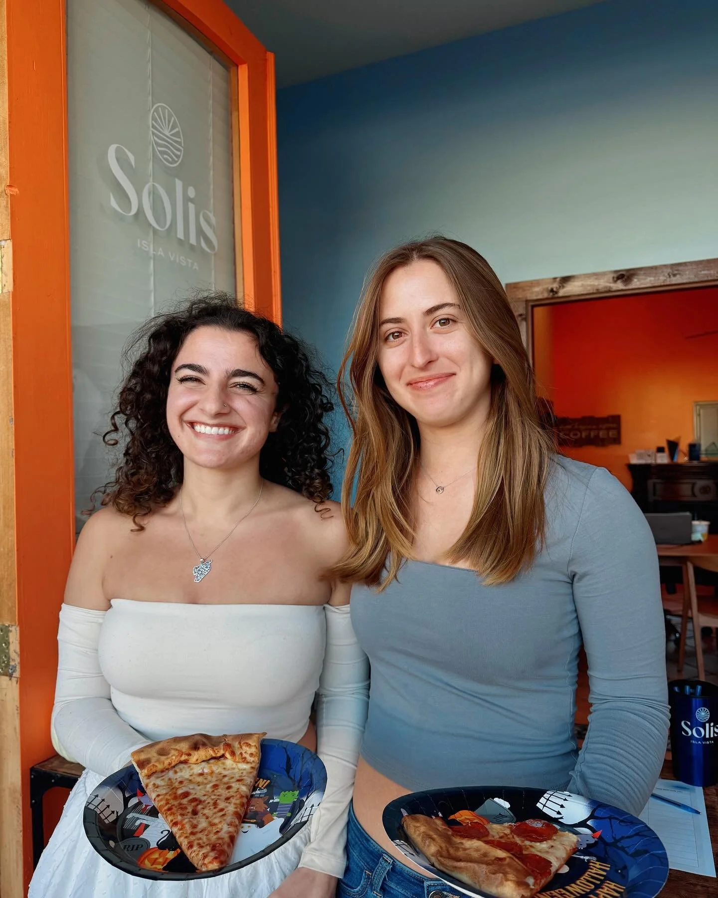 Resident appreciation week is in full swing! 🤩 

We are so happy for the turn out at both the pizza and burger events! We loved seeing you all and answering all your renewal questions. 

We still have the bagel breakfast tomorrow at the office betwe