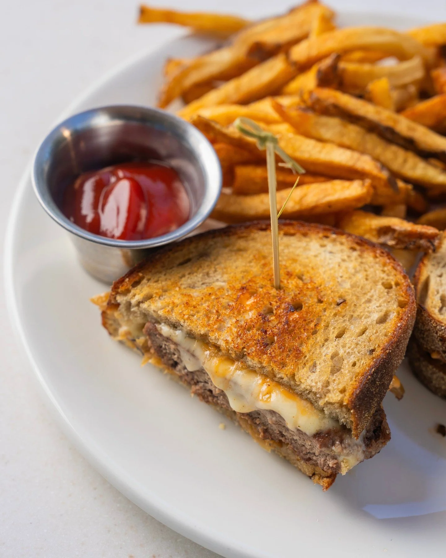 The patty melt you&rsquo;ve been craving, only at The Eleanor✨

7am-2pm ➡️ Daily ☀️

📍3207 N Hayden Rd. Scottsdale, AZ 85251

#TheEleanor #BrunchEats #ScottsdaleBrunch #CafeEats #MorningFuel #GoodFoodGoodMood #LocalEats #Scottsdale #Phx