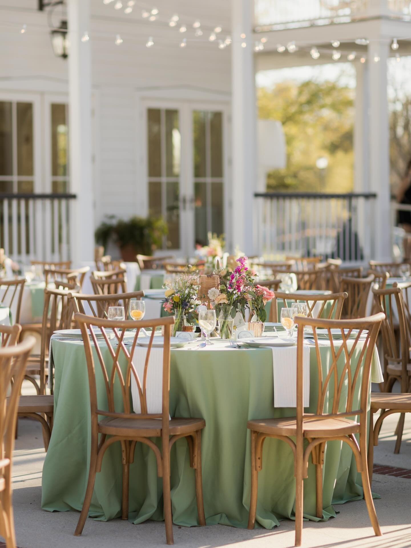 Our willow chairs had a ✨MOMENT✨ at the Broxson Connor wedding this weekend!!!
