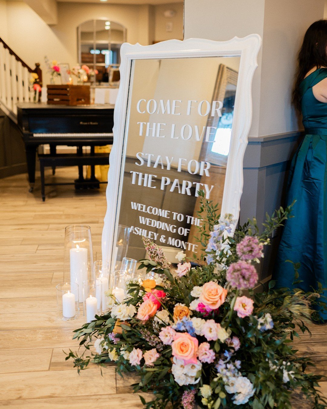 Just a few of our favorite details from Ashley and Monte's wedding:
1. All of the COLOR 🌸 💜 🧡 💛 
2. Ashley's bouquet was made up of the individual flower that each bridesmaid held. 
3. The polaroid cake topper-- we will always love this. Take a p