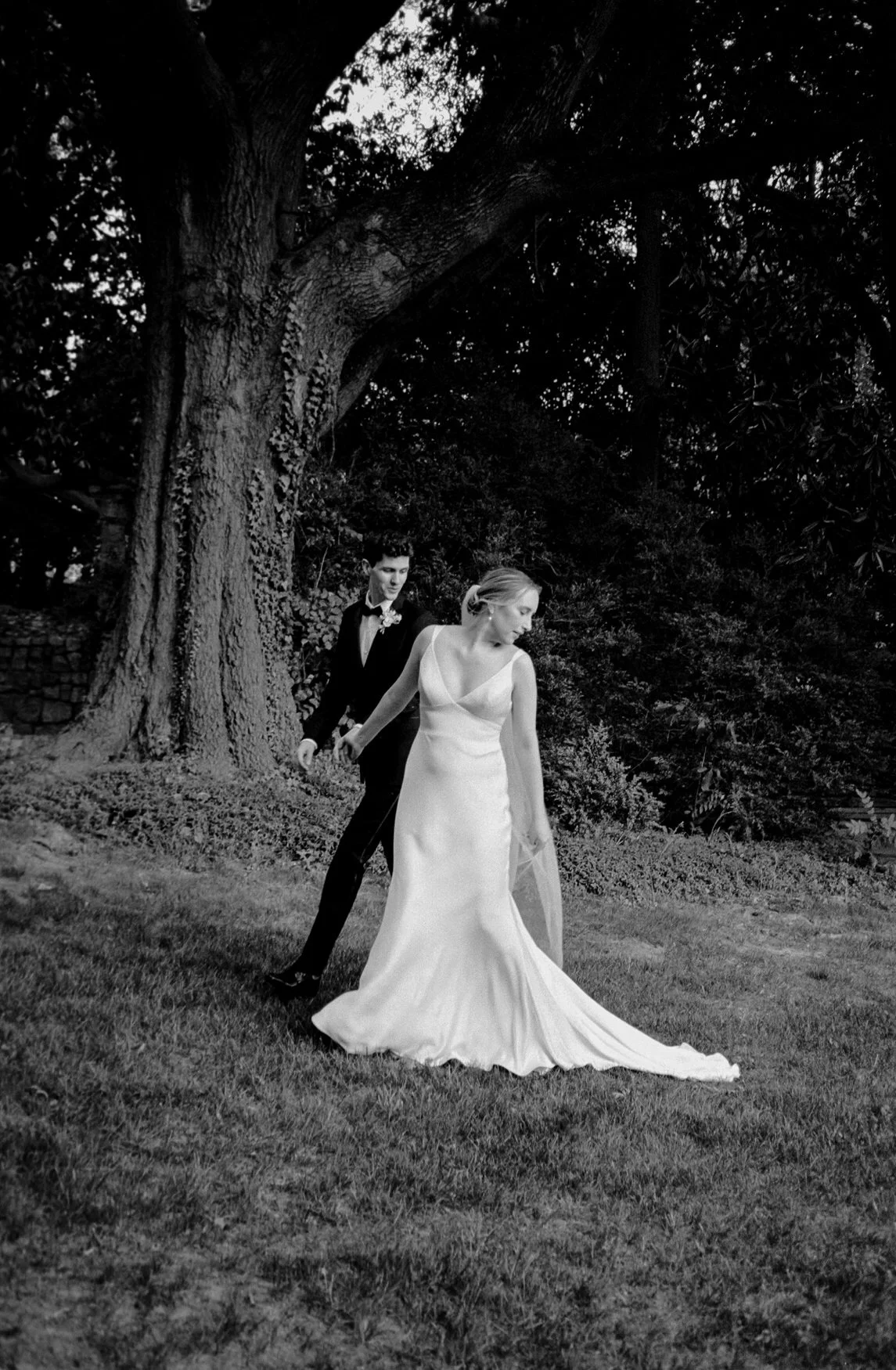 farrah-b-fox-virginia-wedding photographer-film-hybrid-grace-tyler48.jpg