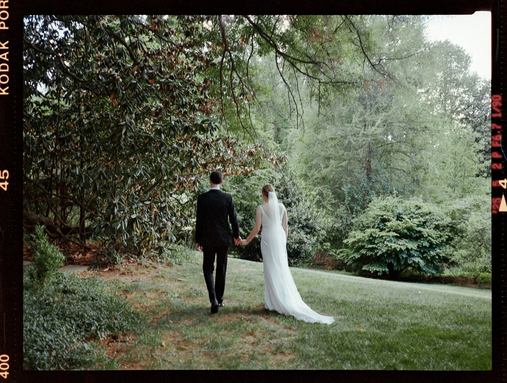 farrah-b-fox-virginia-wedding photographer-film-hybrid-grace-tyler32.jpg