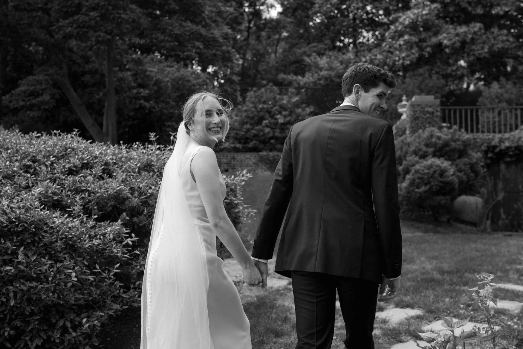 farrah-b-fox-virginia-wedding photographer-film-hybrid-grace-tyler52.jpg