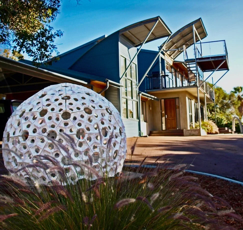 I am beyond excited to call this place home for a 6-weeks residency in Perth, Australia, Oct-Nov. @bluestudioresidency 

I will be spending significant time outdoors to take in coastlines, landscapes, plants, and nature unique to the region. These ob