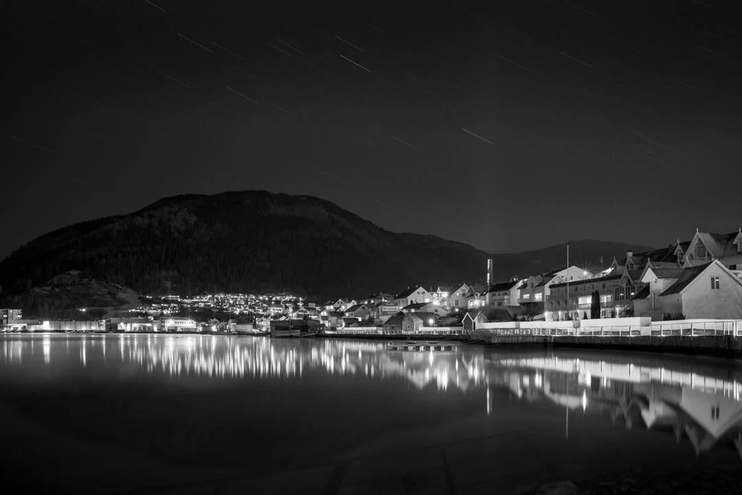 Sogndalsfj&oslash;ra fr&aring; vatnet- lang lukkertid. Arkivfoto 📷
&bull;
&bull;
&bull;
#sogndal #sogndalsfj&oslash;ra #fj&oslash;ra #sognefjorden #utno #bygd #fjordstien #fjordsti