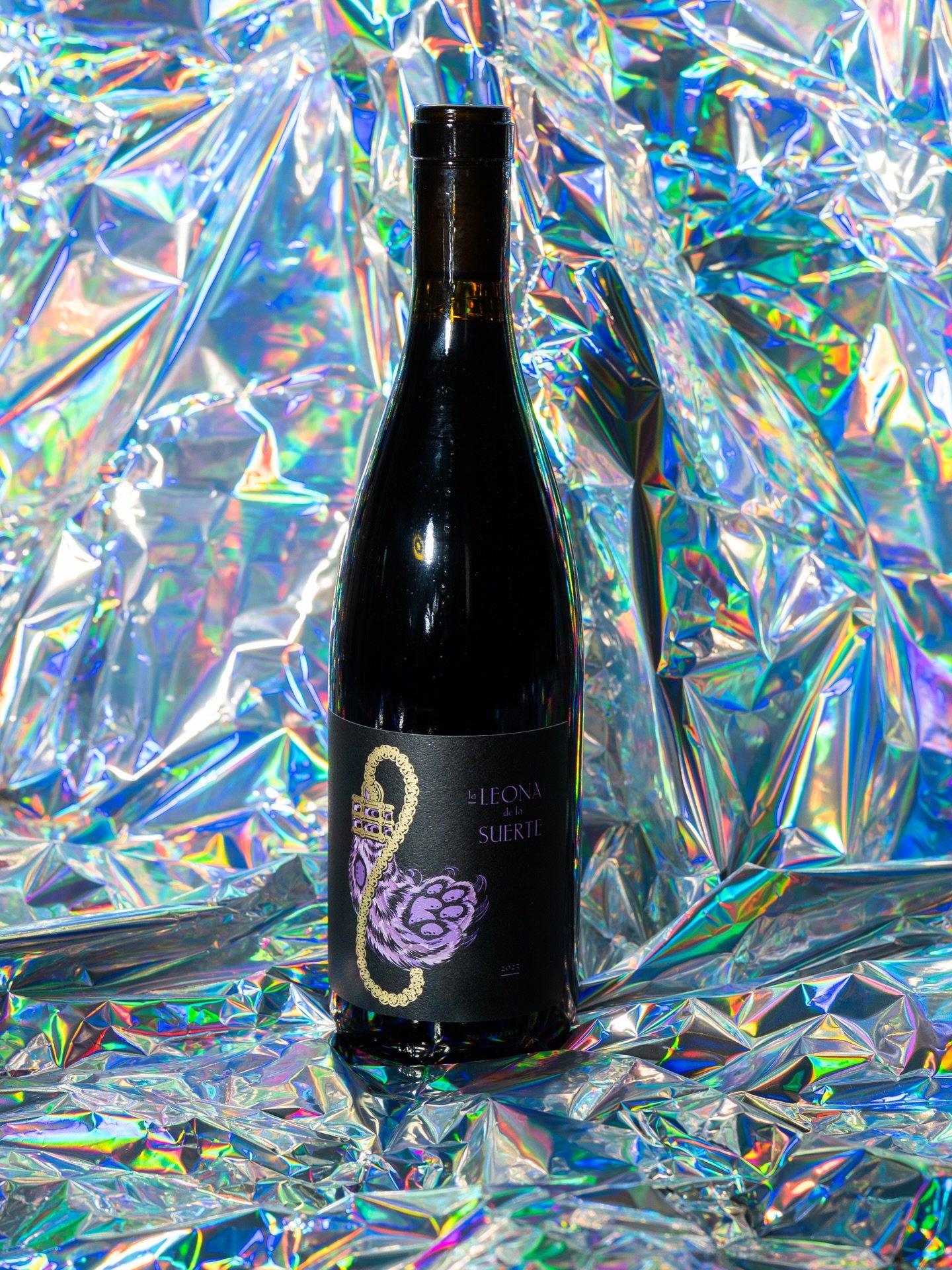 It&rsquo;s Saturday and your reminder to #openthatbottlenight. 

What&rsquo;s in your glass? 🍷

#vinosfinosdecalifornia #syrah #redwine #cawine