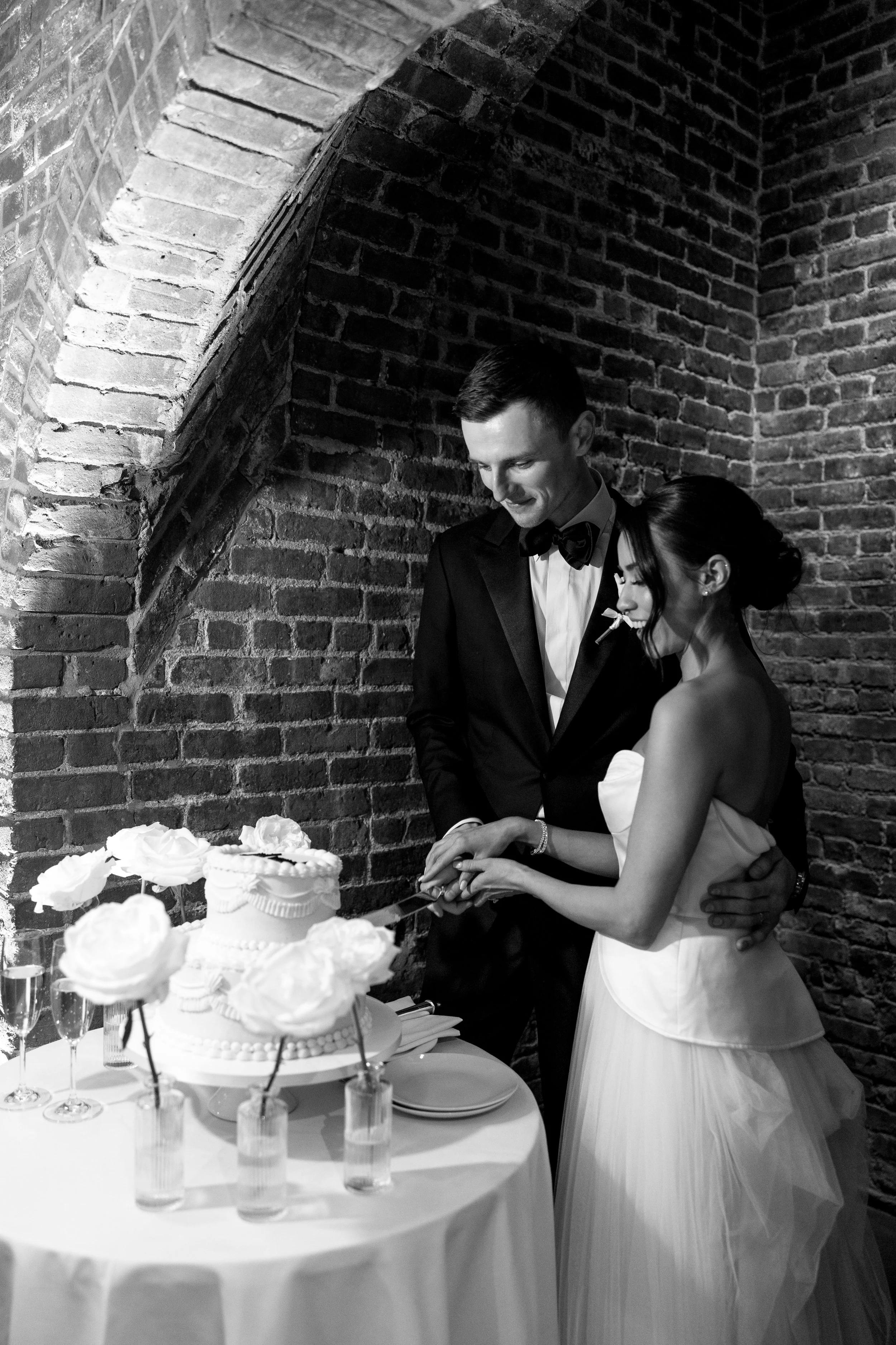 editorial-romantic-monochrome-wedding-foundry-nyc-2199.jpg