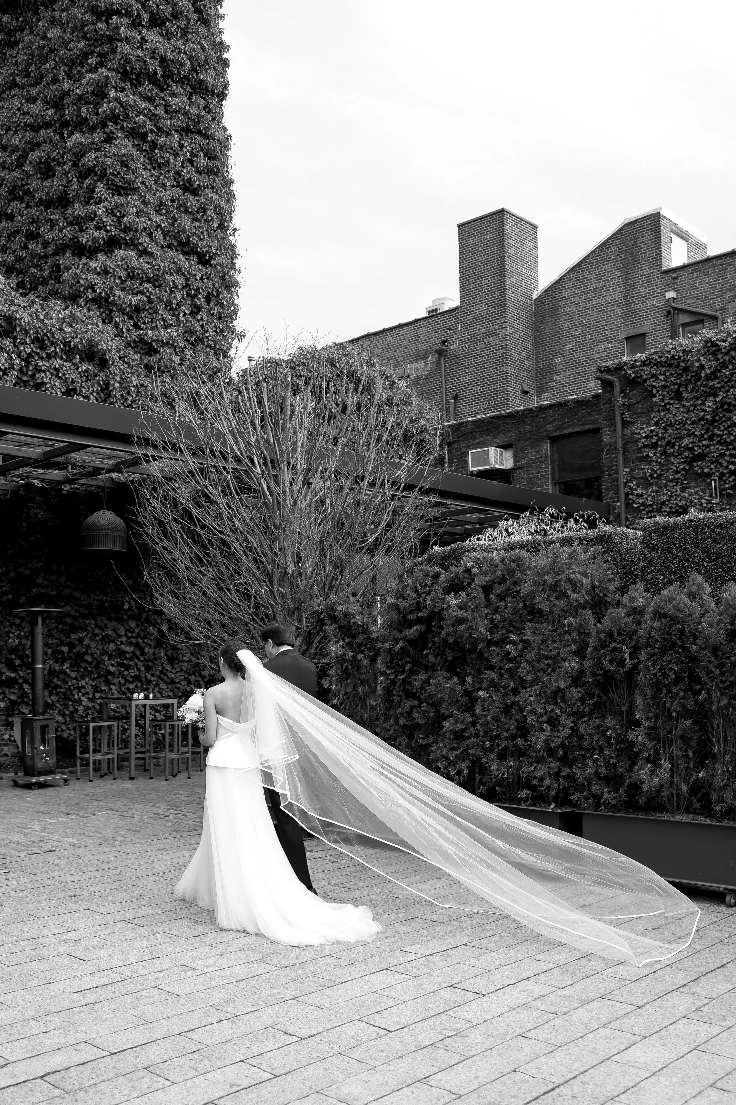 editorial-romantic-monochrome-wedding-foundry-nyc-4644.jpg