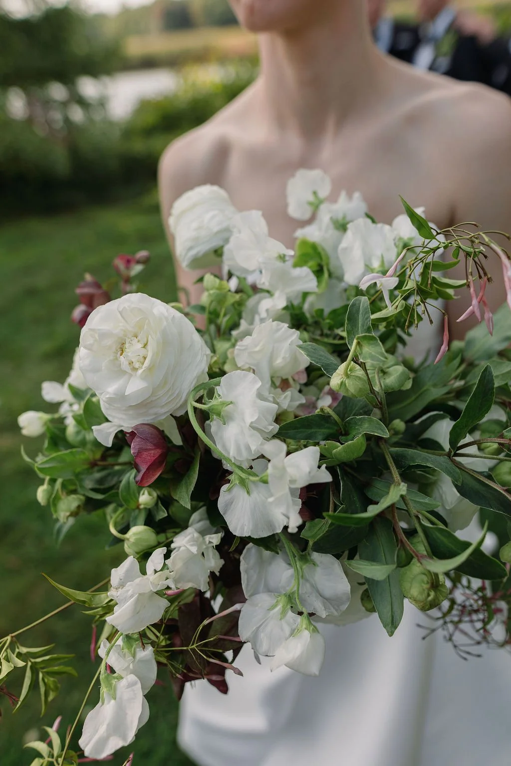 Tented coastal wedding at the Florence Griswold Museum in Old Lyme, Connecticut, captured by Kindred Weddings.