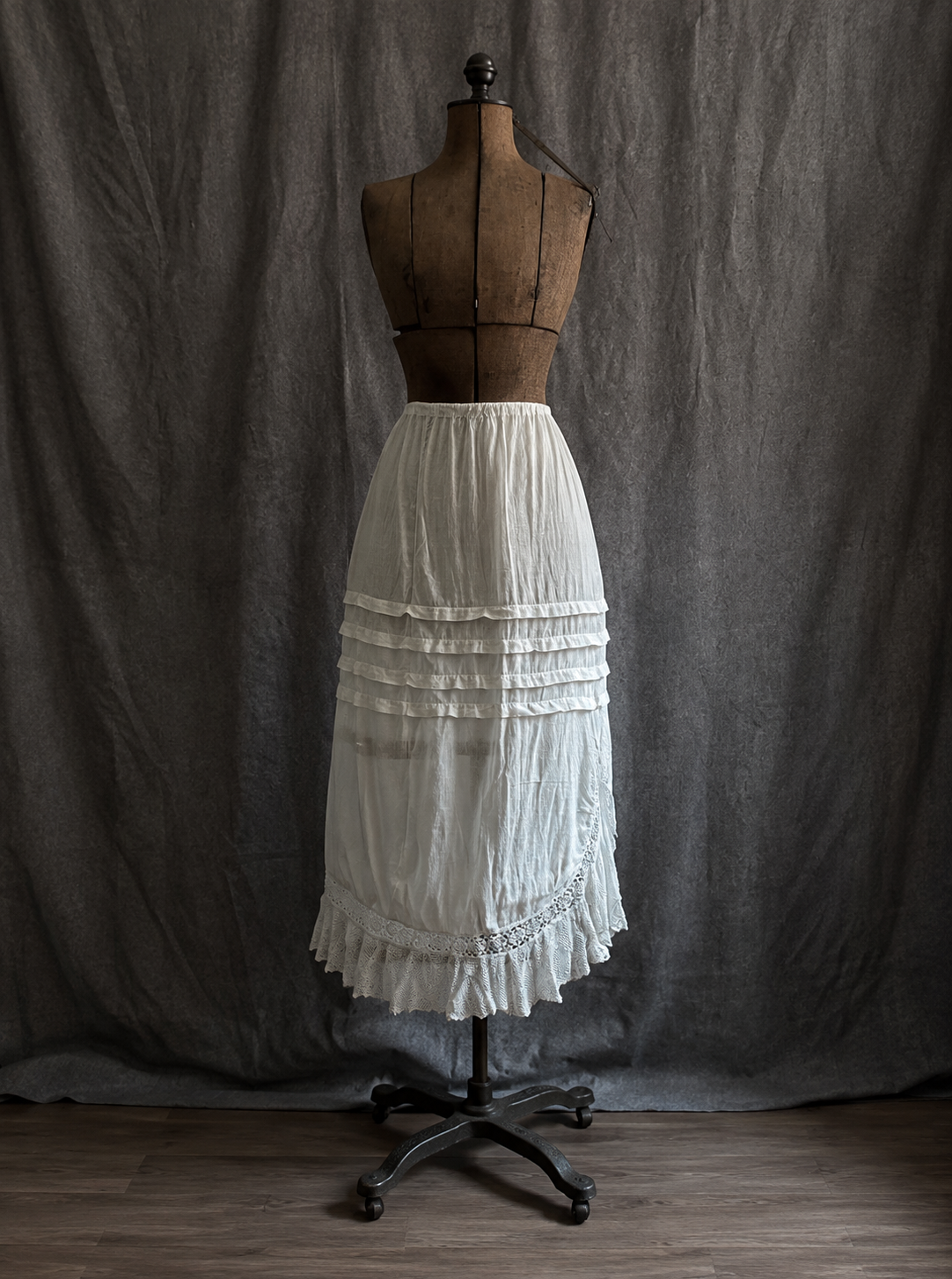 Antique Edwardian White Cotton Skirt / Petticoat - Early 1900's