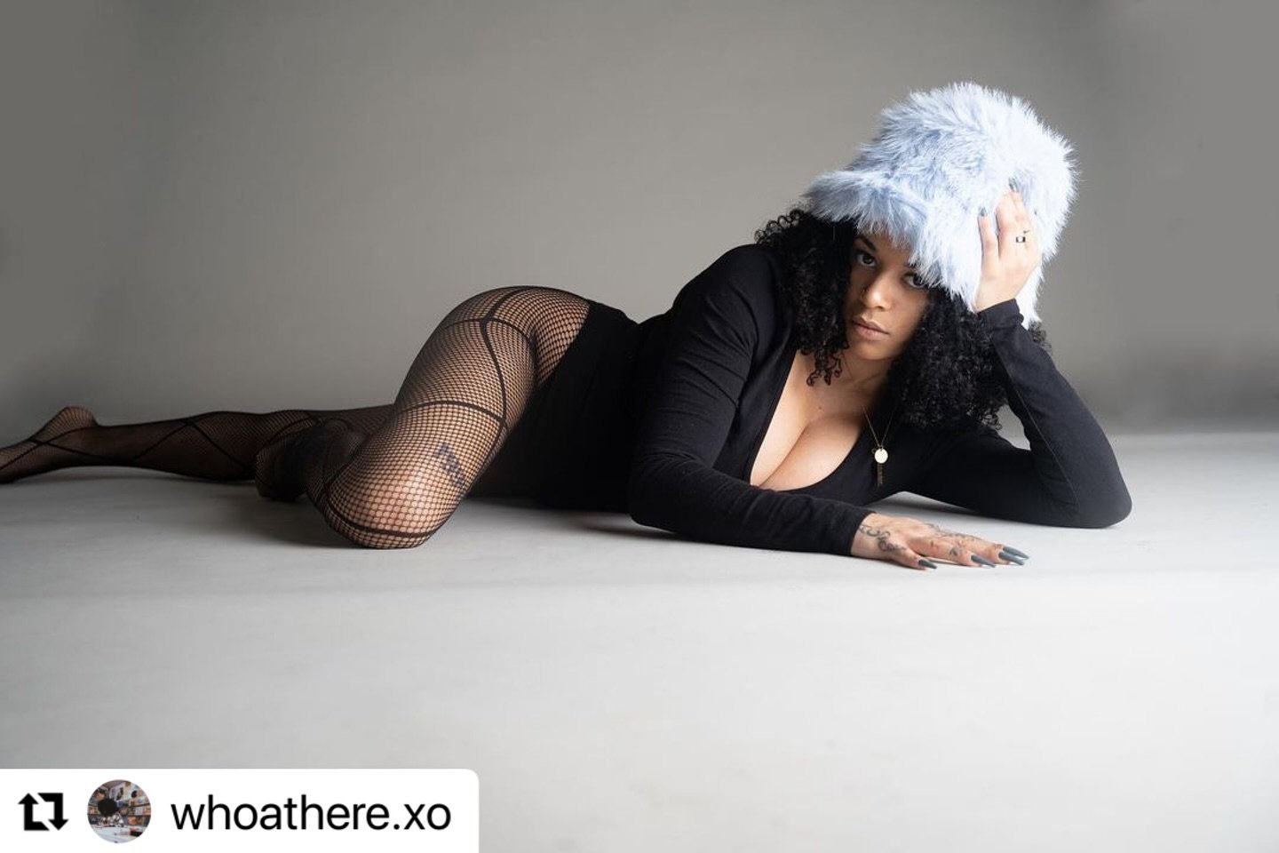 #Repost @whoathere.xo
・・・
𝔐𝔲𝔰𝔢✨
&bull;
📍 @studio55columbus 
&bull;
&bull;
#explore #columbusmodels #curlyhair #curlyhairmodels #columbusohio #Columbusphotographer #columbuscreates #columbus #mynaturalhairisdope #clevelandmodel #ohiomodel #modelp