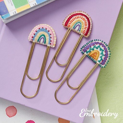 These giant paper clips are in this months @loveembroiderymagazine.

I loved making these and the practice use of them makes it even better.

The perfect bookmark, place holder or just giant stationary you never knew you needed.

#slowcraft #imadethi