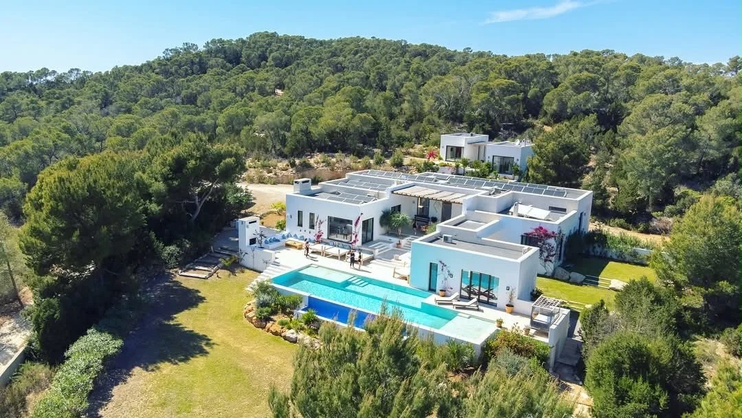 IBIZA RETREAT w/ Juliette van der Weijde