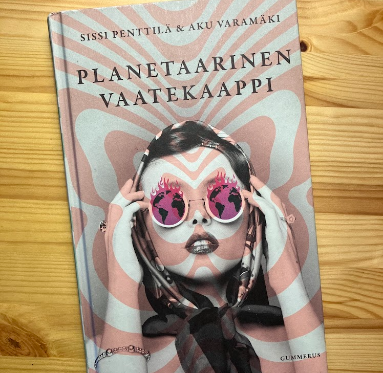 Kirja: Planetaarinen vaatekaappi