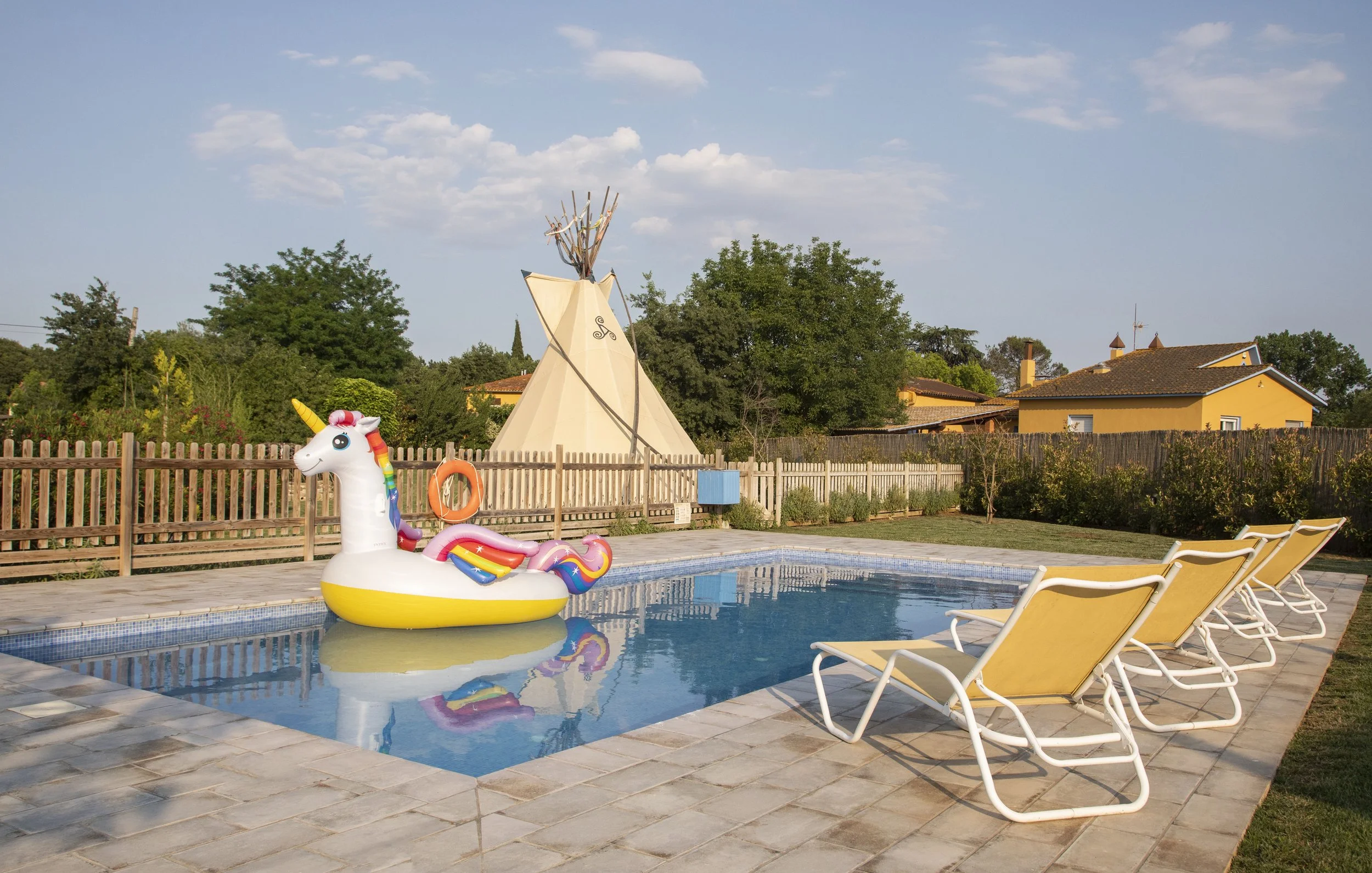 Outdoor Swimming pool 