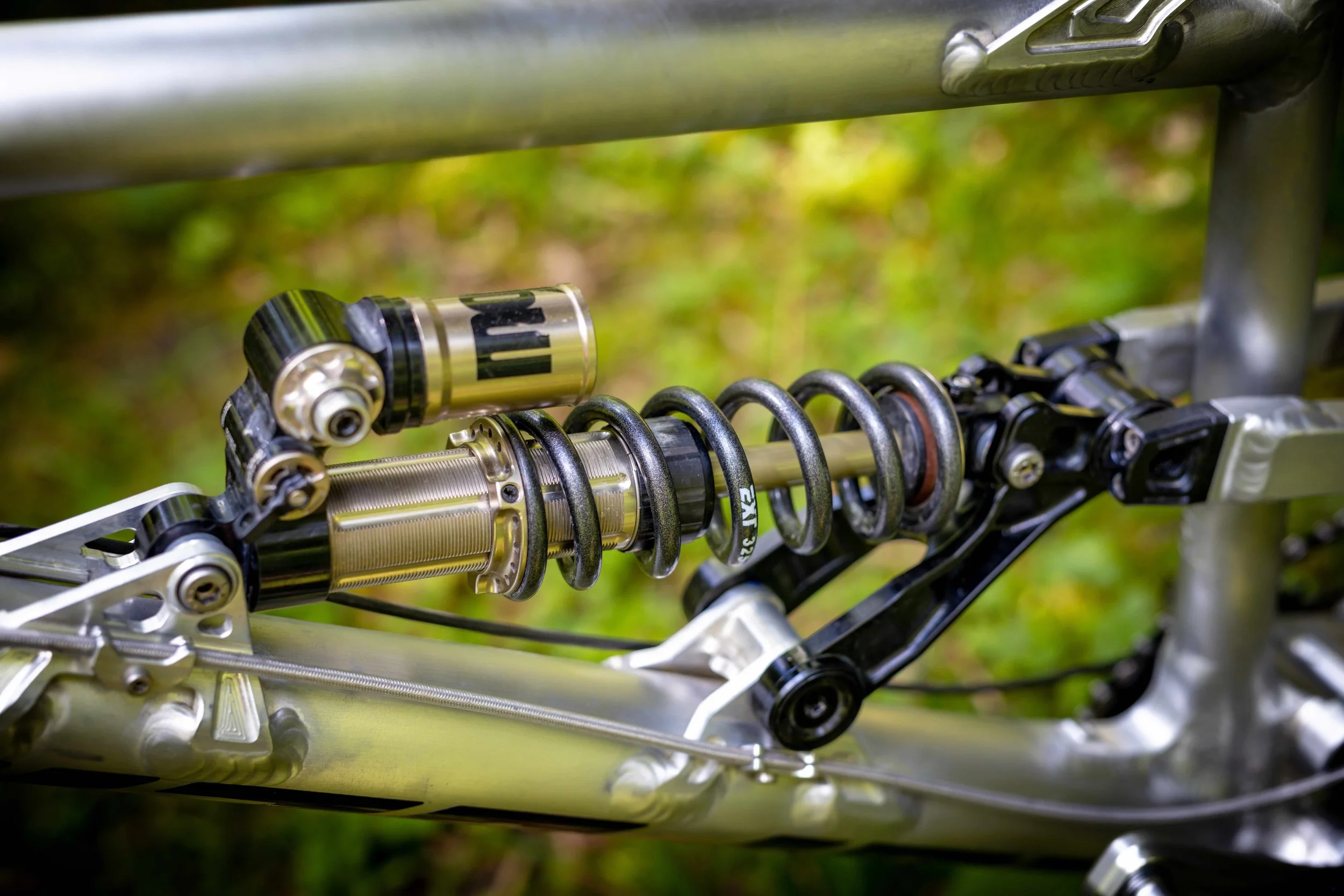 EXT Storia V3 LOK Rear Shock