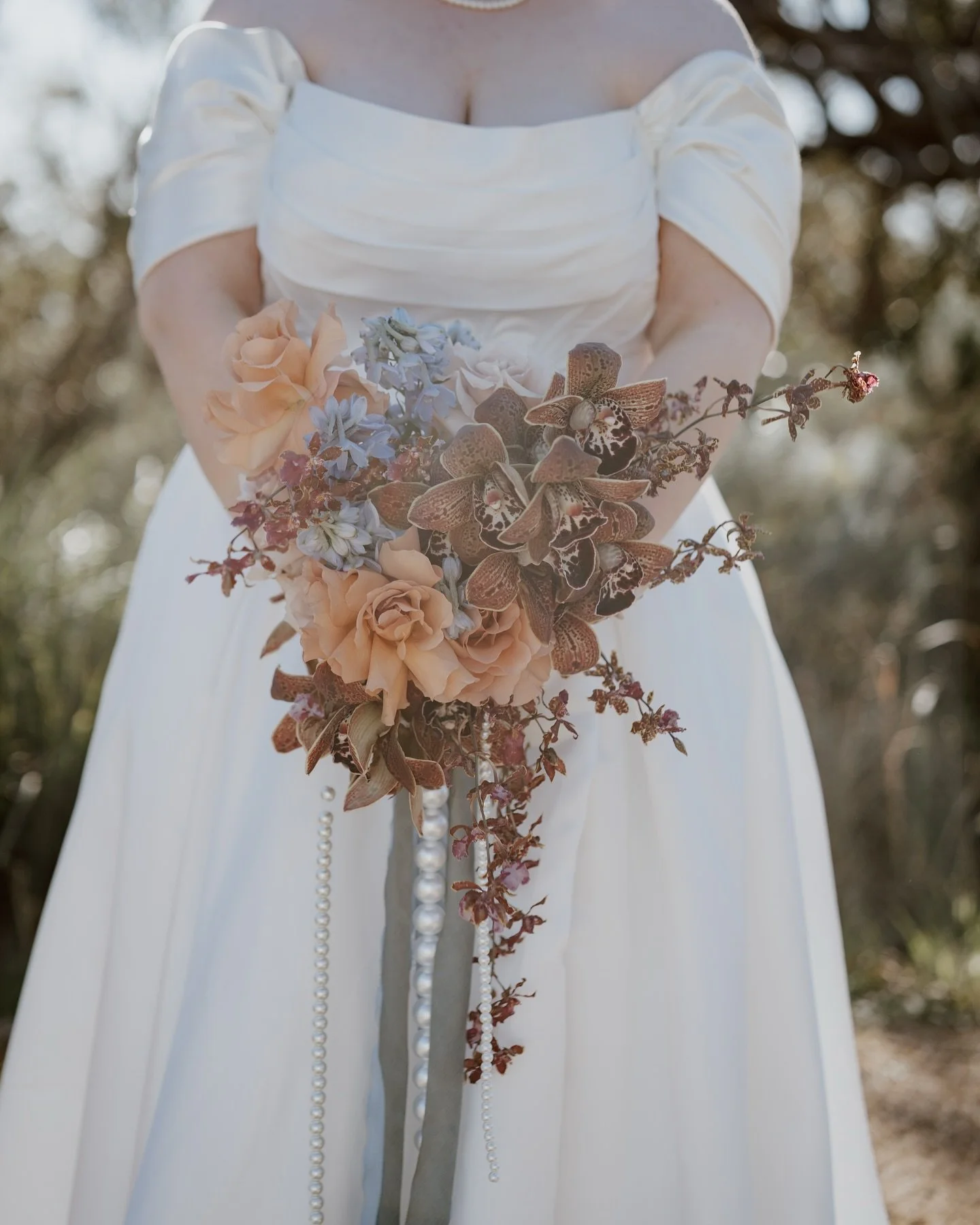 Still dreaming of this bouquet 😍 
Florals, styling and signage @floralpops_ 
Photography @jacobhughescreative 
Content creator @kissme_socials 
Venue @theolivegrove_fb 
Celebrant @thelovepagecelebrant 
Illustrator @adorebylissy 
Hair & Make up