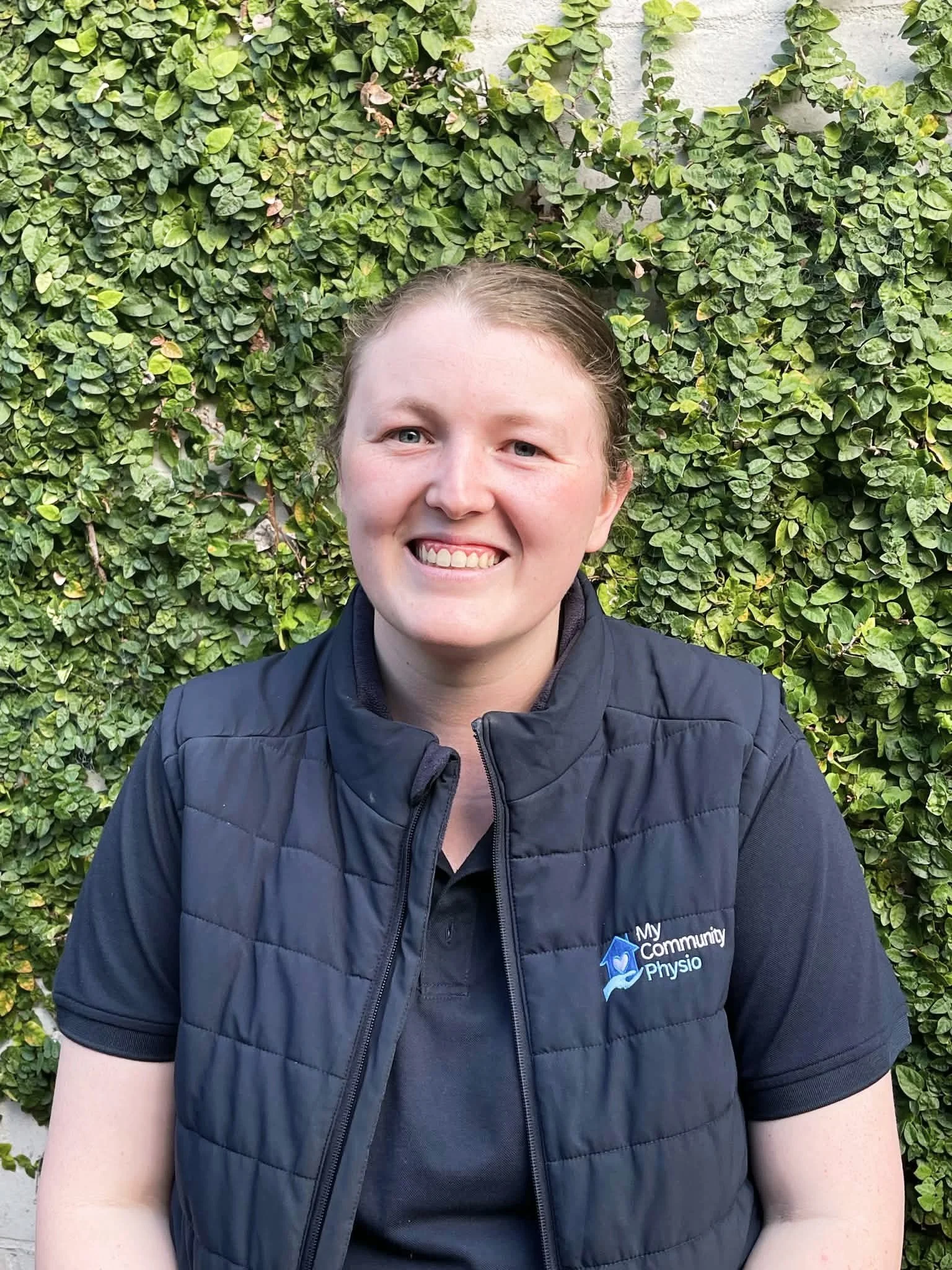 Meet Amy, our Director and Clinical Lead Therapsit. She loves working in the POTS, Dysautonomia and invisible illnsess space. She loves helping people navigate their complex health conditions.