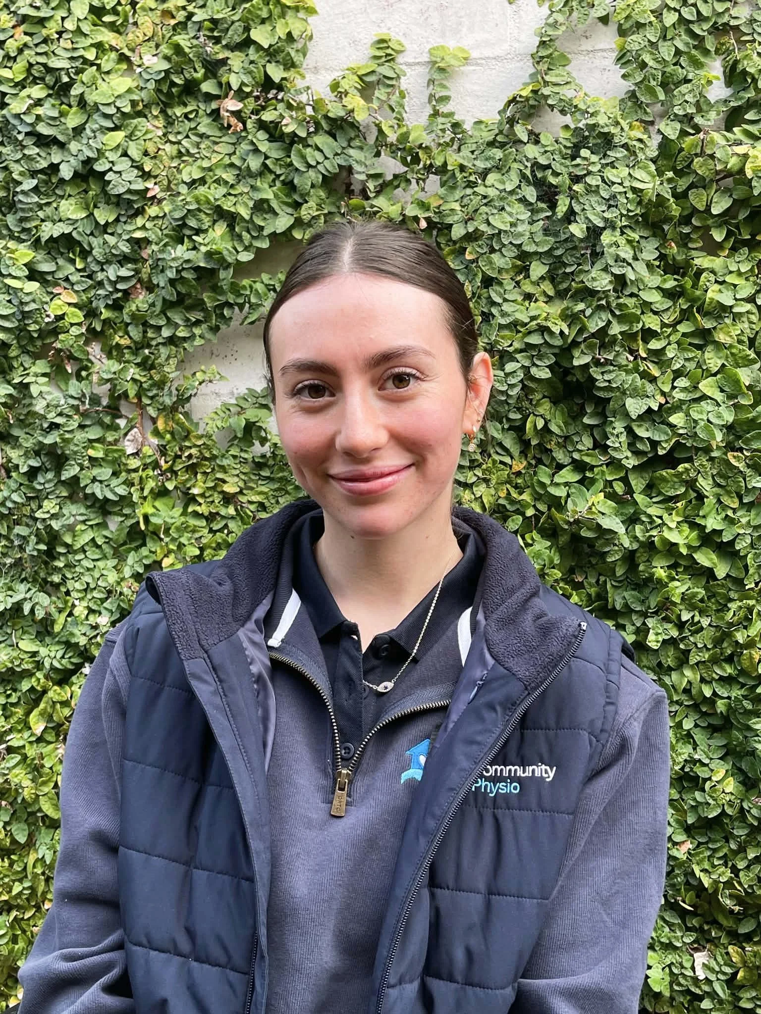 Meet Aranza, our physiotherapist who loves helping people! She is the newest member of our team and is passionate about helping people achieve their movement goals and stay active!
